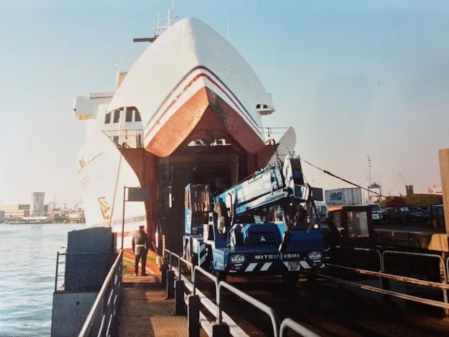 15t Loading onto Ship for Guernsey 1987