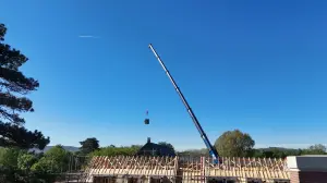 Lifting Accessories & Tracked Carriers