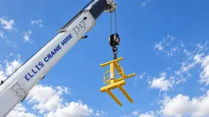 Lifting Accessories & Tracked Carriers